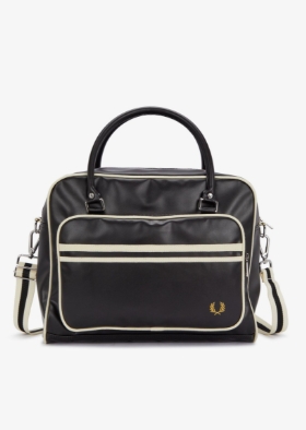 Fred Perry Hrvatska: Kako sam zavr&scaron;ila u ljubavnoj vezi s ikoničnim ko&scaron;uljama i torbom koja je osvojila moj svakodnevni stil